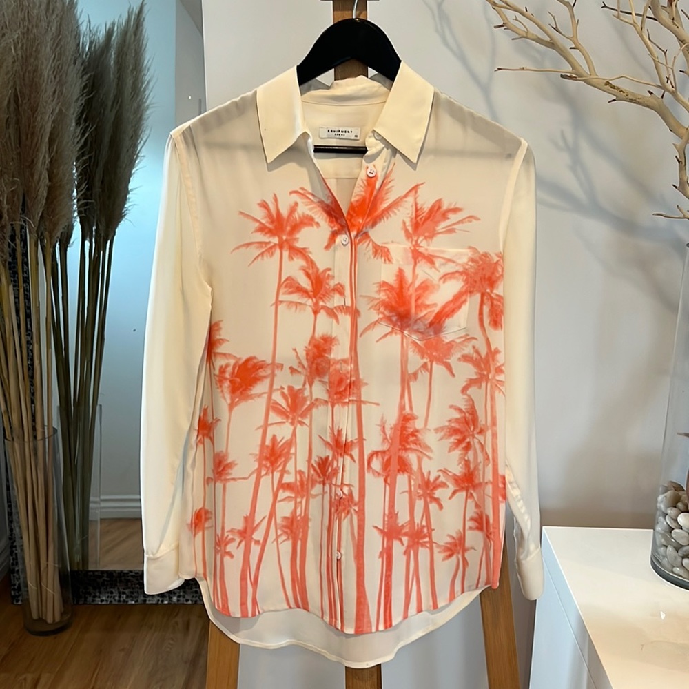 Equipment Femme Sz XS button down color cream with pink palm trees. 100% silk